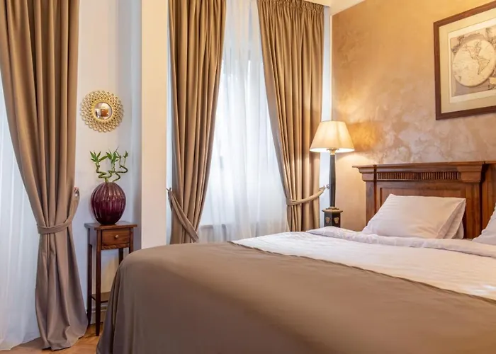 Hotell Clucerului Arc De Triomphe