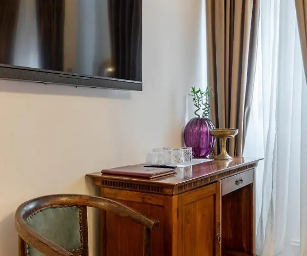 Hotell Clucerului Arc De Triomphe