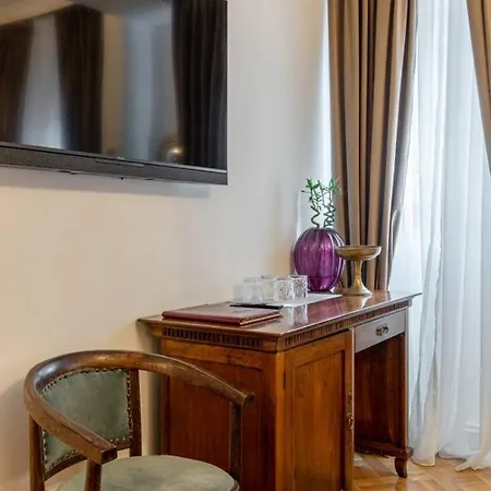 Hotel Clucerului Arc De Triomphe