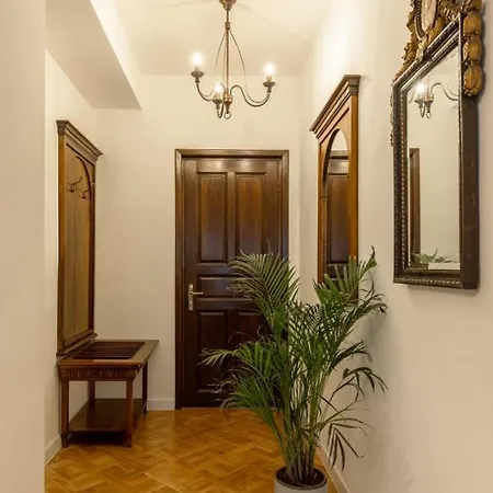 Clucerului Arc De Triomphe Bukurešť