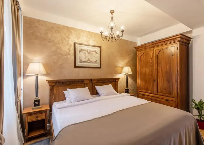 Hotel Clucerului Arc De Triomphe