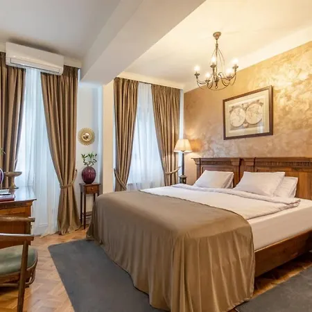 Clucerului Arc De Triomphe Hotel