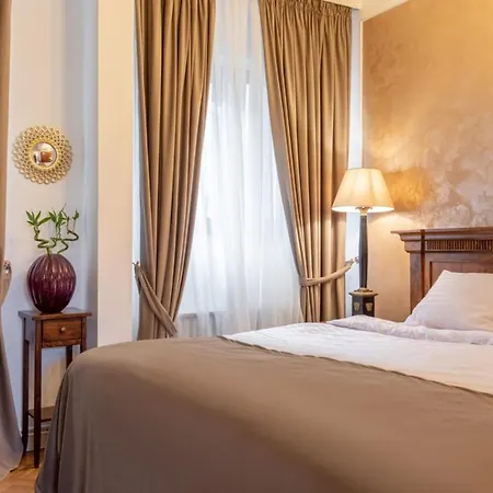 Hotell Clucerului Arc De Triomphe